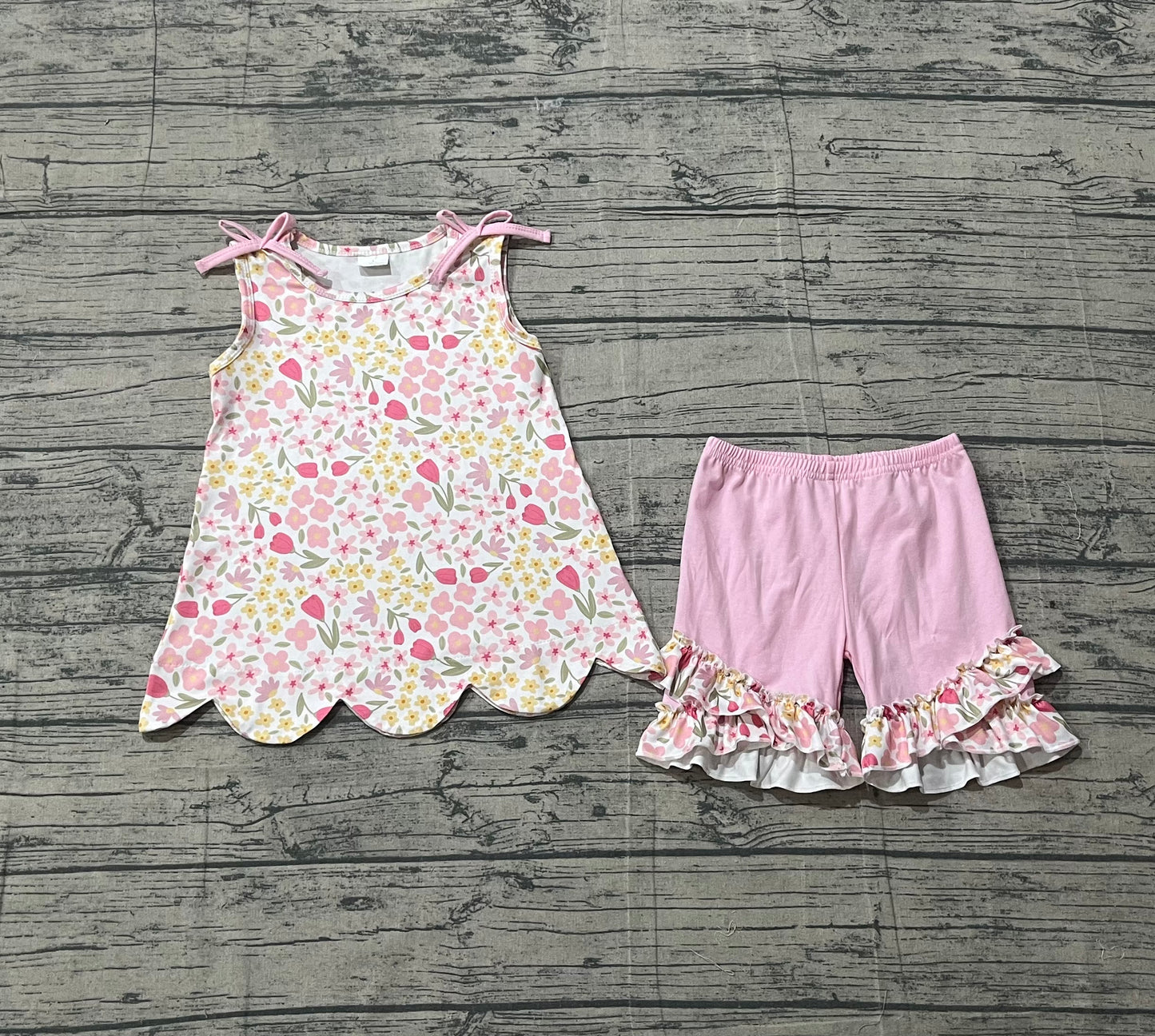 GSSO3389 Pink Flowers Scallop Sleeveless Top Ruffle Shorts Girls Summer Clothes Set