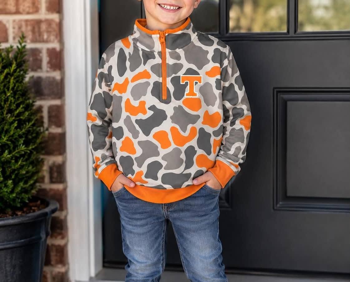 (Custom Design Preorder MOQ 5) Teams Tennessee Grey Orange Camo Print Boys Zipper Pullover Top