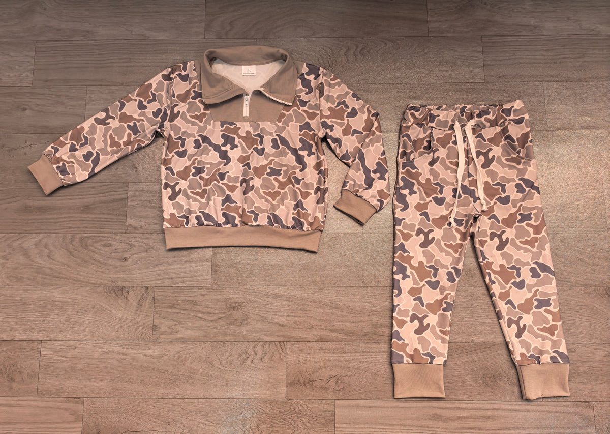 8.25  Preorder Grey Duck Camo Half‑Zip Top & Jogger Pants Set