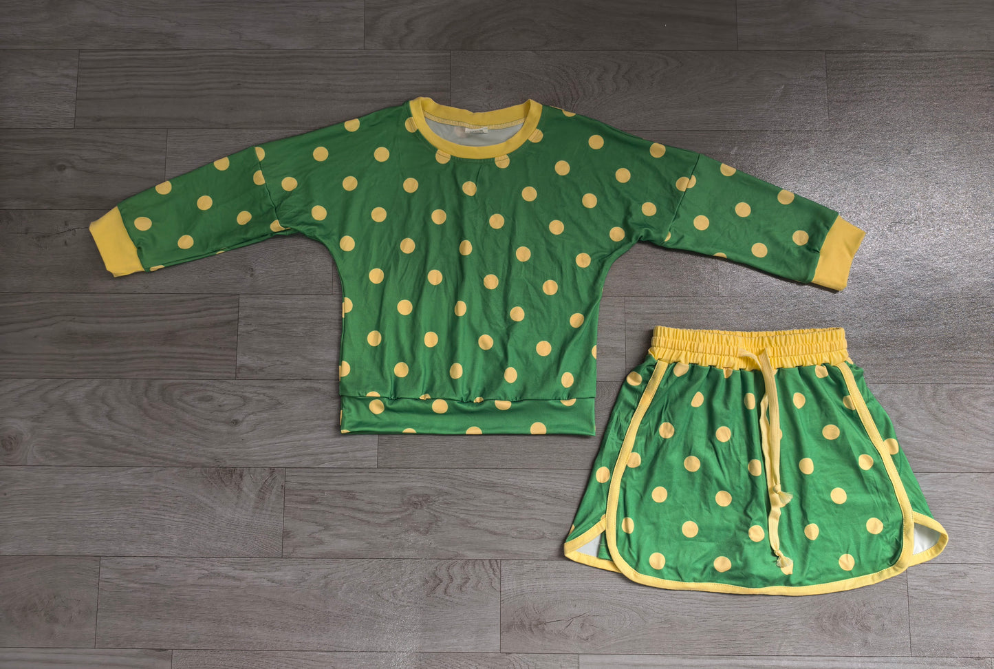 8.15 GLD1764 Preorder KidsGreen Polka Dot Sweatshirt Skirt Set Long Sleeve Top with Skirt Outfit