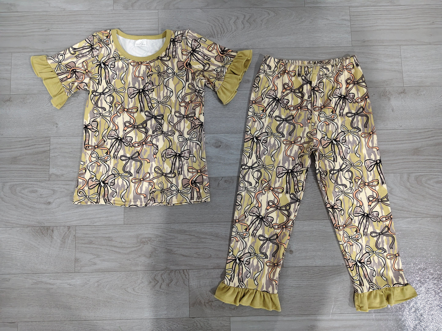 7.2 Preorder Girls  Green  Camo Bow Short Sleeve With Pants Pajama Set
